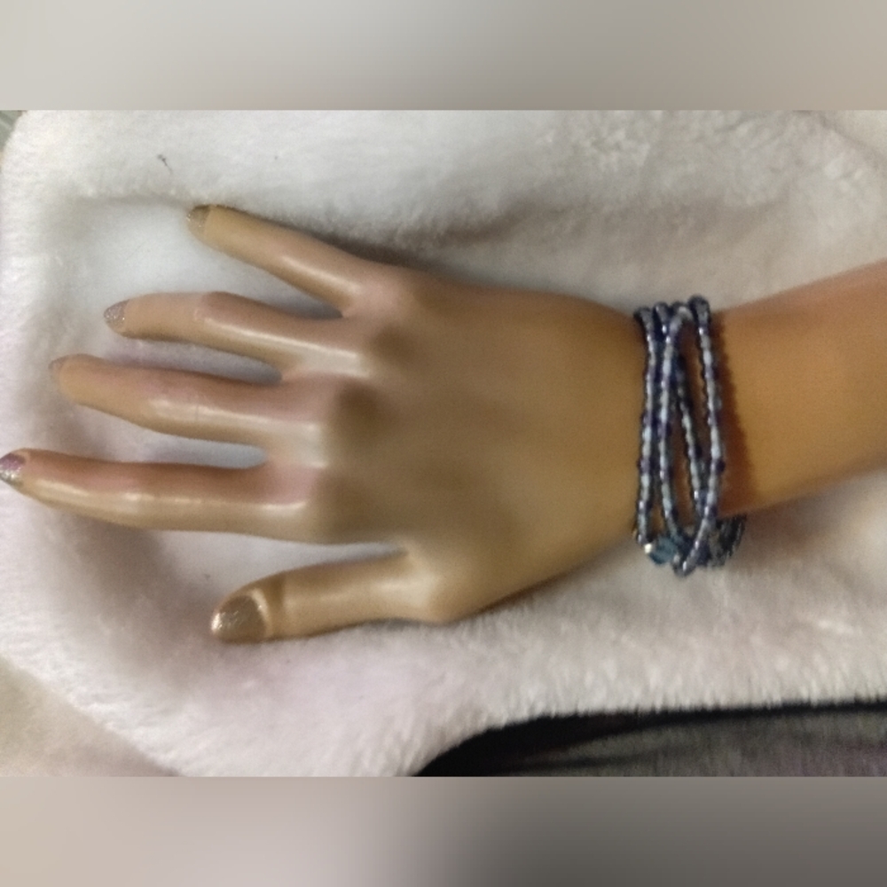 Chic Blue Beaded Bracelet